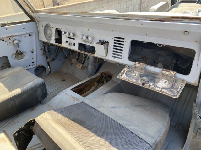 Ford Bronco 1973 image number 18