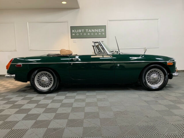 MG MGB 1970 image number 6