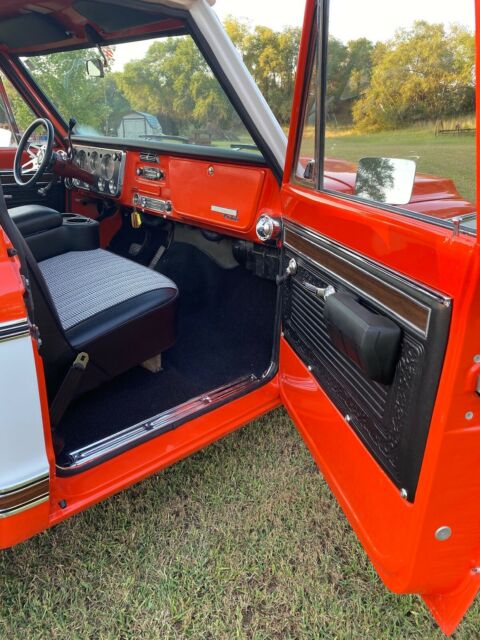 Chevrolet C-10 1970 image number 9