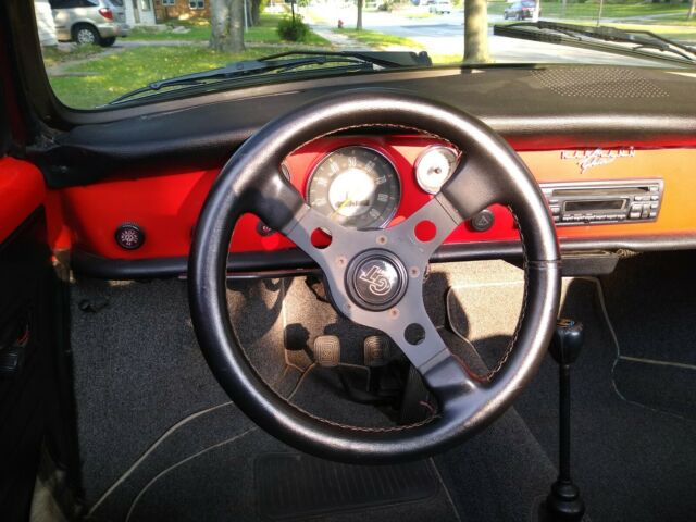 Volkswagen Karmann Ghia 1970 image number 9