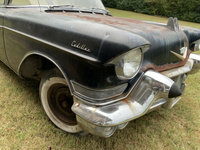 Cadillac Fleetwood 1957 image number 20