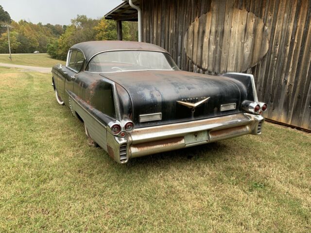 Cadillac Fleetwood 1957 image number 5