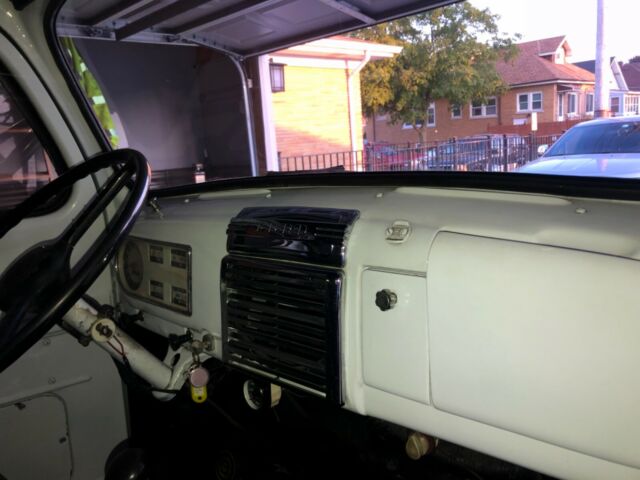 Ford F-100 1949 image number 2