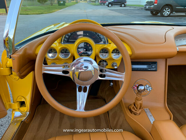Chevrolet Corvette 1962 image number 19