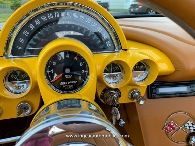 Chevrolet Corvette 1962 image number 20