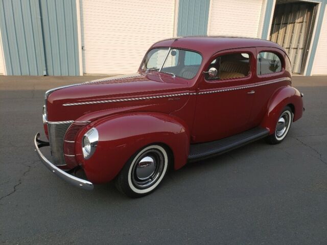 Ford Deluxe 1940 image number 0