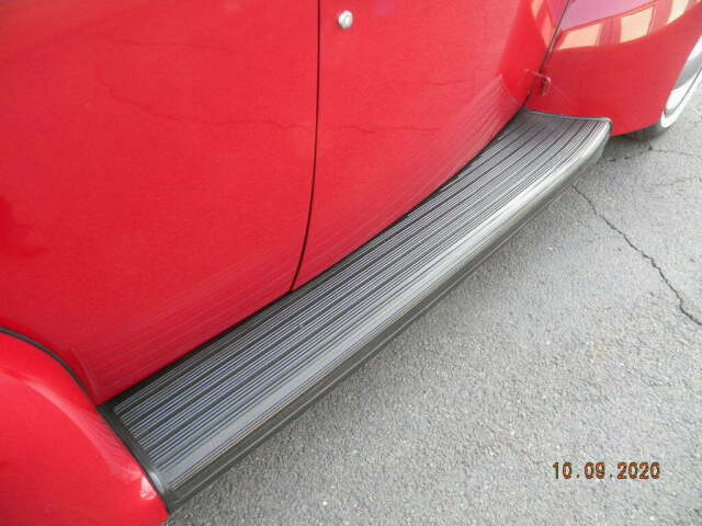 Ford Deluxe 1940 image number 22