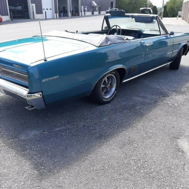 Pontiac Le Mans 1964 image number 3