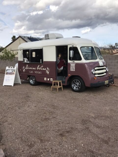 Ford Step Van 1963 image number 1