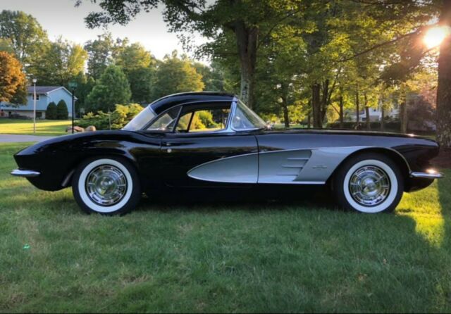 Chevrolet Corvette 1961 image number 2