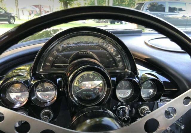 Chevrolet Corvette 1961 image number 8