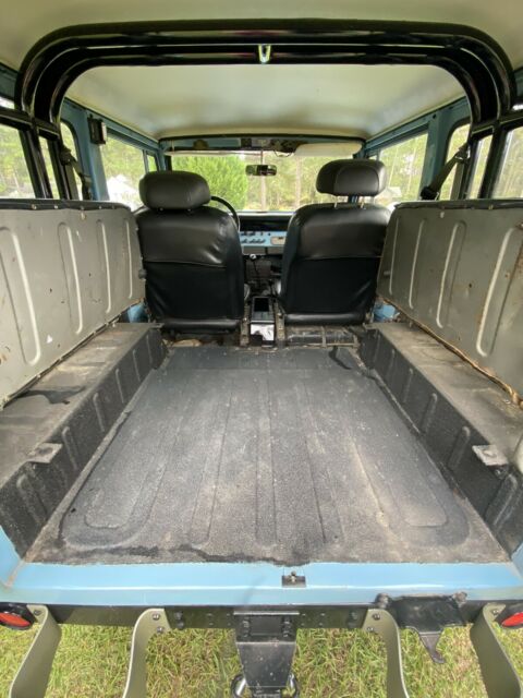 Toyota Land Cruiser 40 1973 image number 10