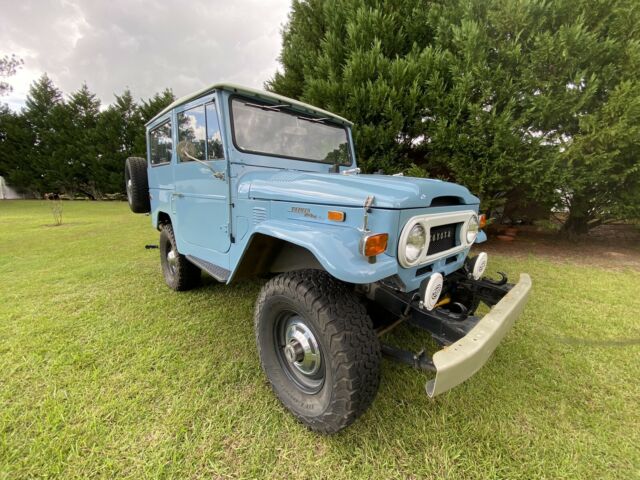 Toyota Land Cruiser 40 1973 image number 15