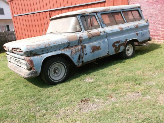 Chevrolet Suburban 1961 image number 12