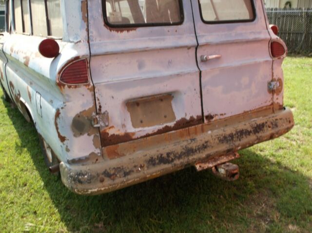 Chevrolet Suburban 1961 image number 5