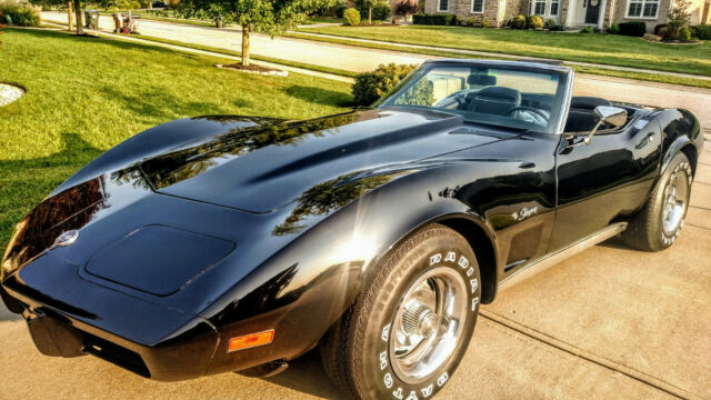 Chevrolet Corvette 1975 image number 1