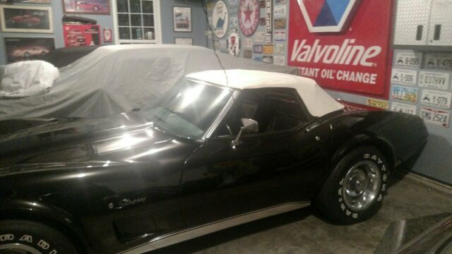 Chevrolet Corvette 1975 image number 18