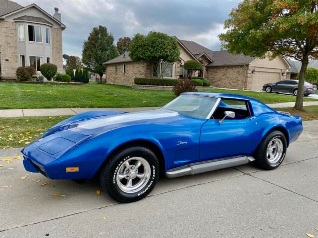 Chevrolet Corvette 1975 image number 1