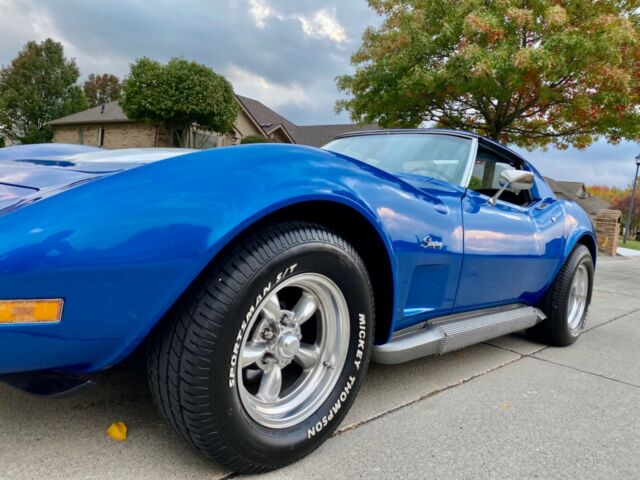 Chevrolet Corvette 1975 image number 12