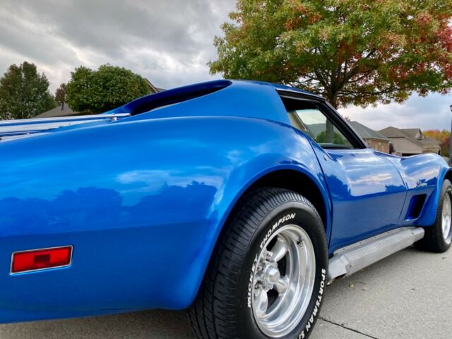 Chevrolet Corvette 1975 image number 15