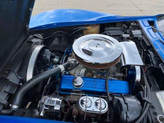 Chevrolet Corvette 1975 image number 19