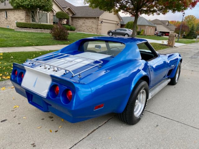 Chevrolet Corvette 1975 image number 26