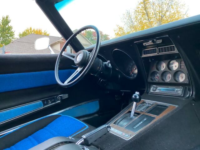 Chevrolet Corvette 1975 image number 35