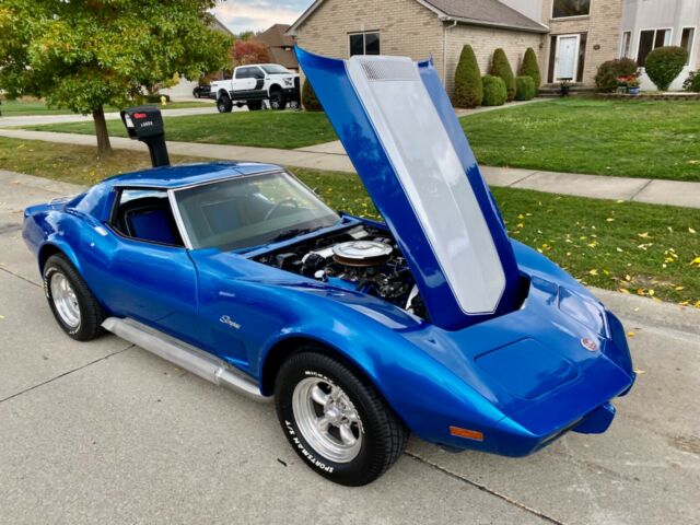 Chevrolet Corvette 1975 image number 42