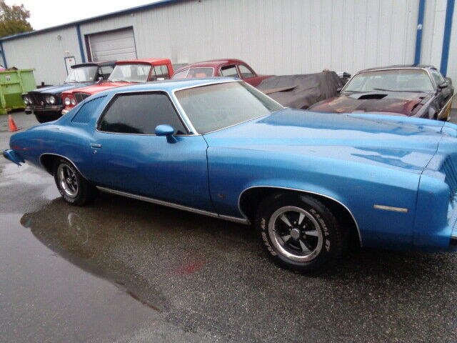 Pontiac Le Mans 1975 image number 2