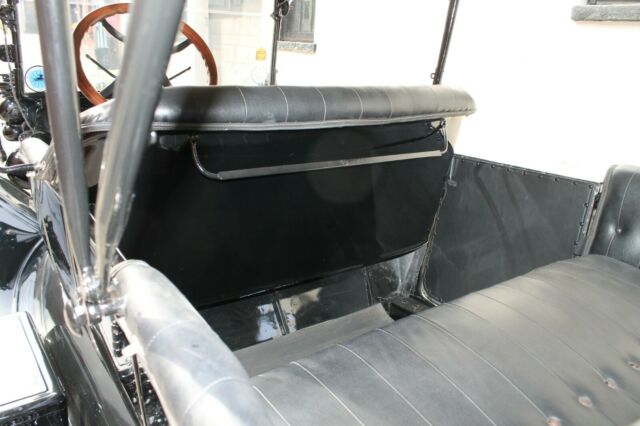 Ford Model T 1919 image number 17