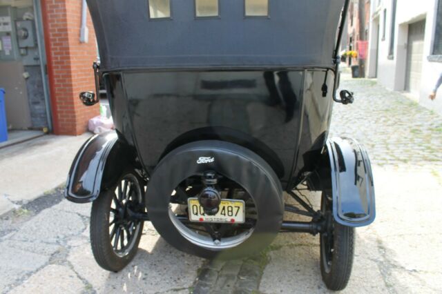 Ford Model T 1919 image number 2