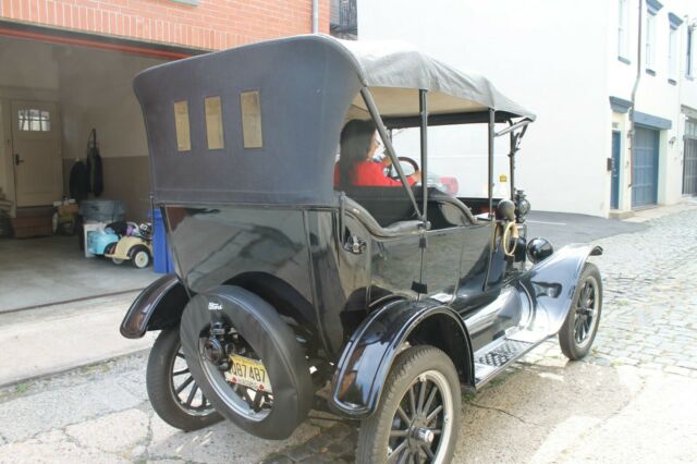 Ford Model T 1919 image number 24