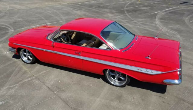 Chevrolet Impala 1961 image number 18