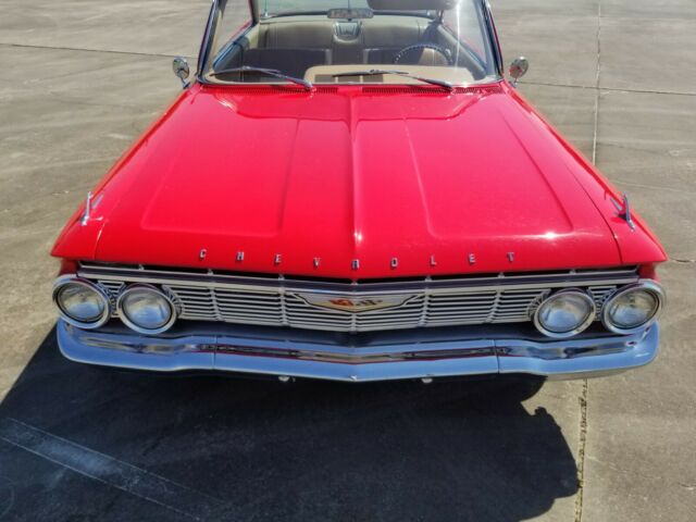 Chevrolet Impala 1961 image number 19