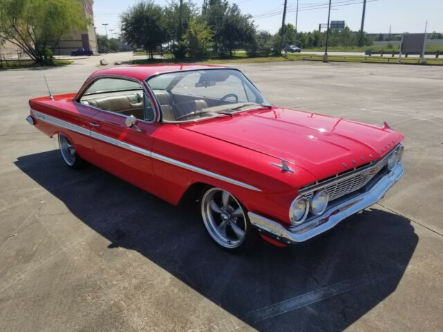 Chevrolet Impala 1961 image number 23