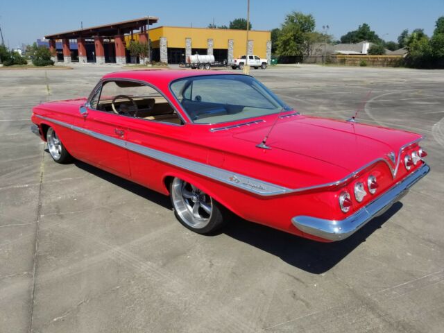 Chevrolet Impala 1961 image number 3