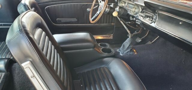 Ford Mustang 1965 image number 14
