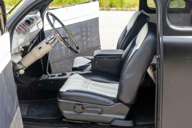 Ford Chop Top Coupe 1947 image number 9