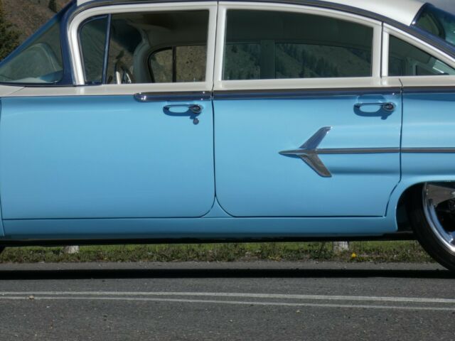 Chevrolet Bel Air/150/210 1960 image number 27