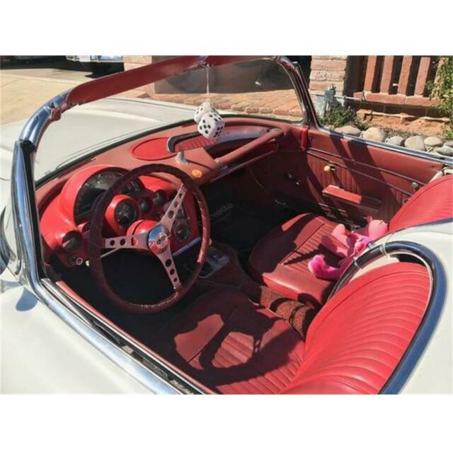 Chevrolet Corvette 1962 image number 13
