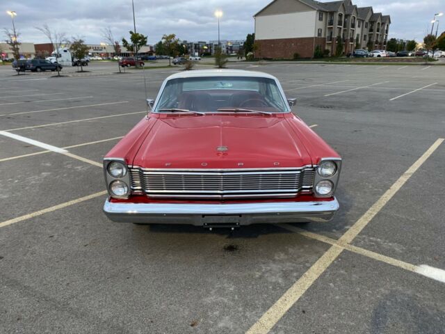 Ford Galaxie 1965 image number 2