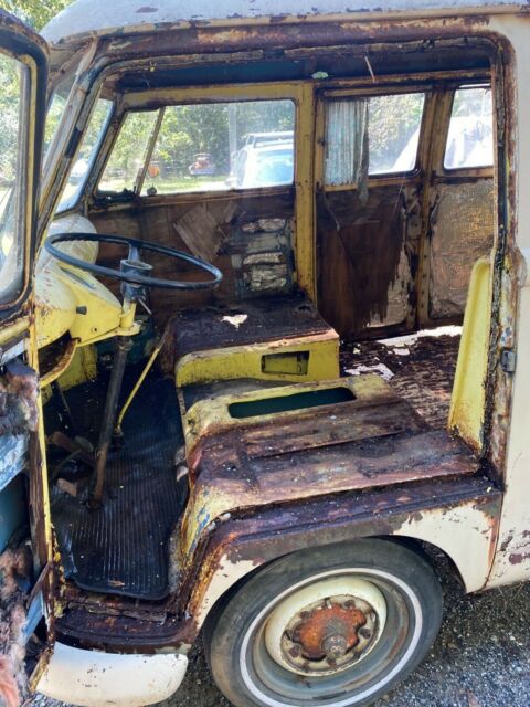 Volkswagen Bus/Vanagon 1960 image number 32