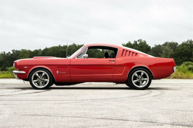 Ford Mustang 1965 image number 1