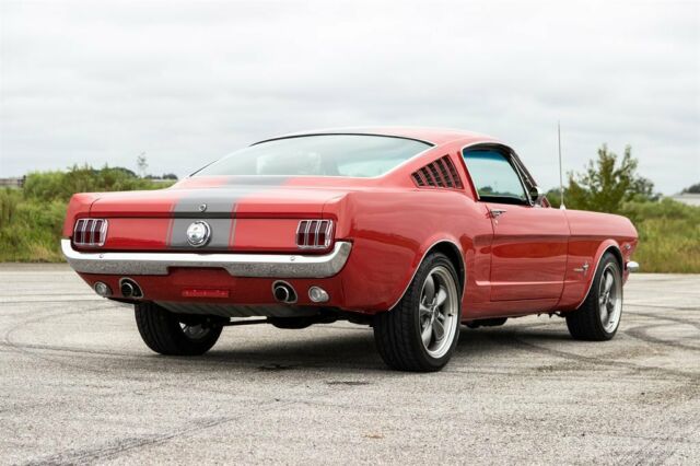 Ford Mustang 1965 image number 28