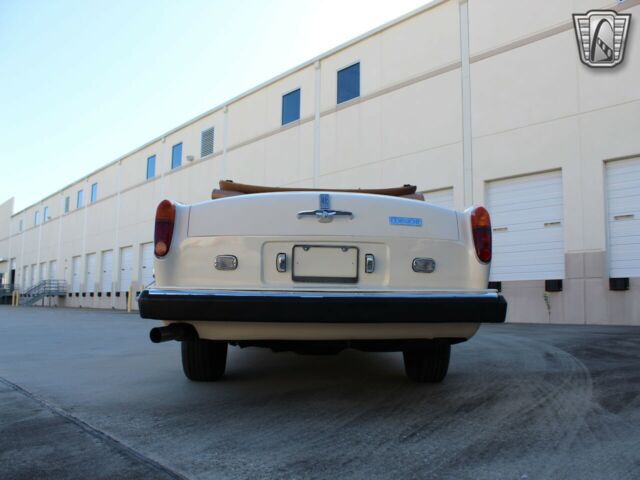Rolls-Royce Corniche 1973 image number 13