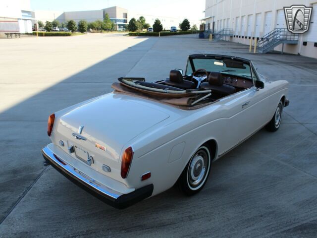 Rolls-Royce Corniche 1973 image number 14
