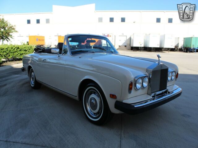 Rolls-Royce Corniche 1973 image number 21