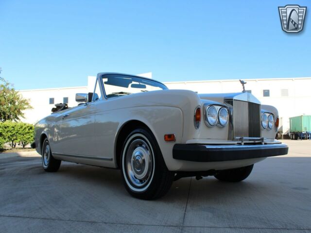 Rolls-Royce Corniche 1973 image number 22