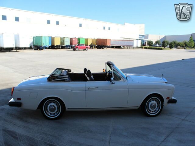 Rolls-Royce Corniche 1973 image number 41