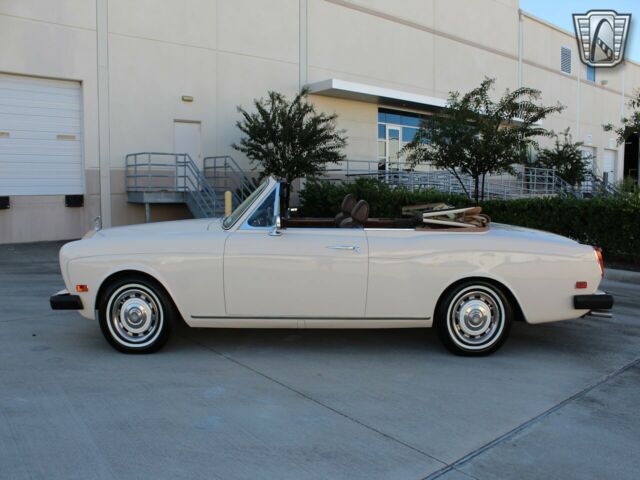 Rolls-Royce Corniche 1973 image number 6